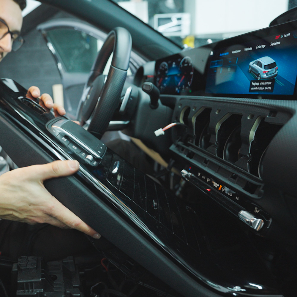 Comment installer éclairage ambiance Mercedes Classe A W177